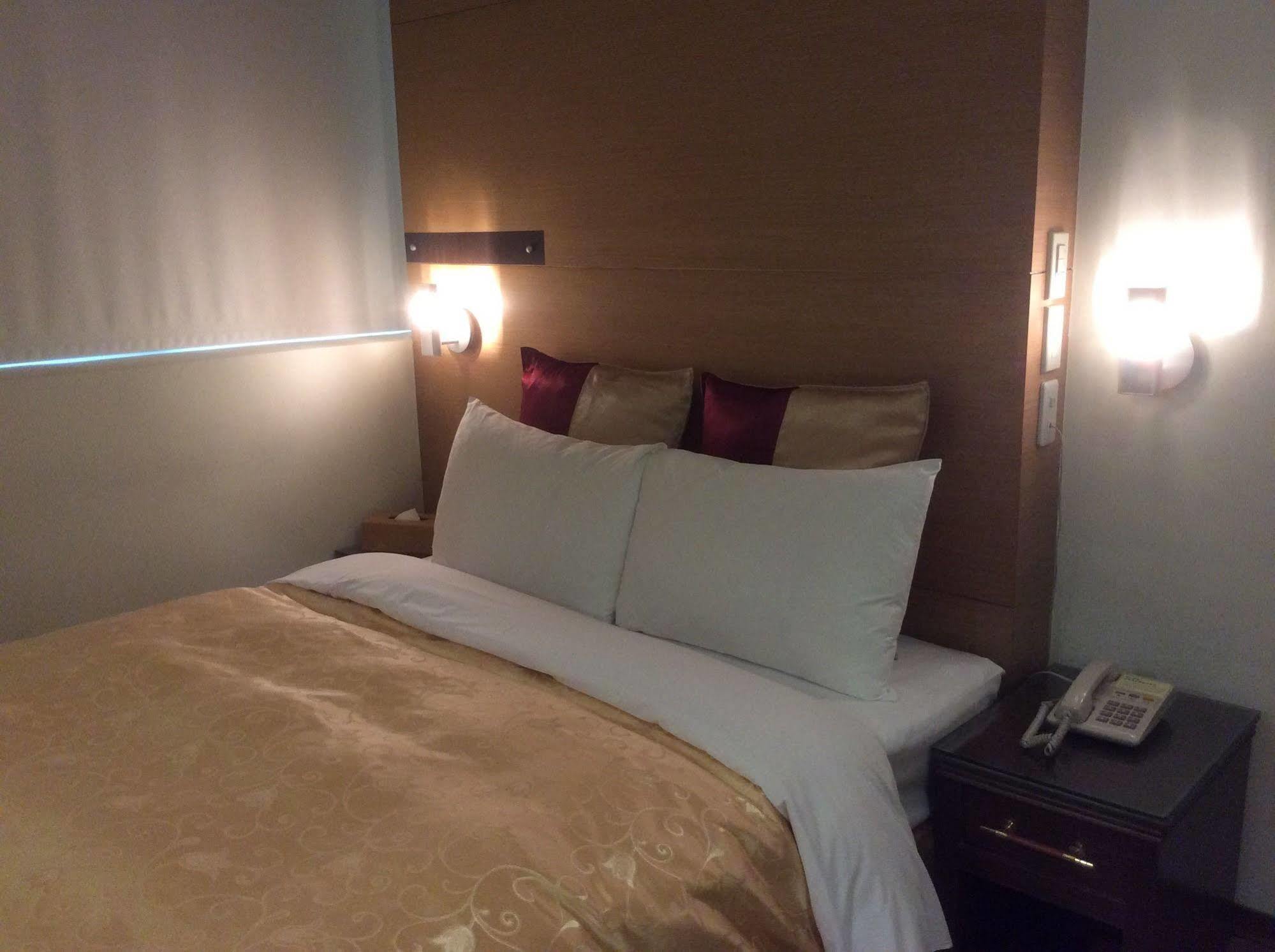 Hotel Purple Garden Taipeh Exterior foto